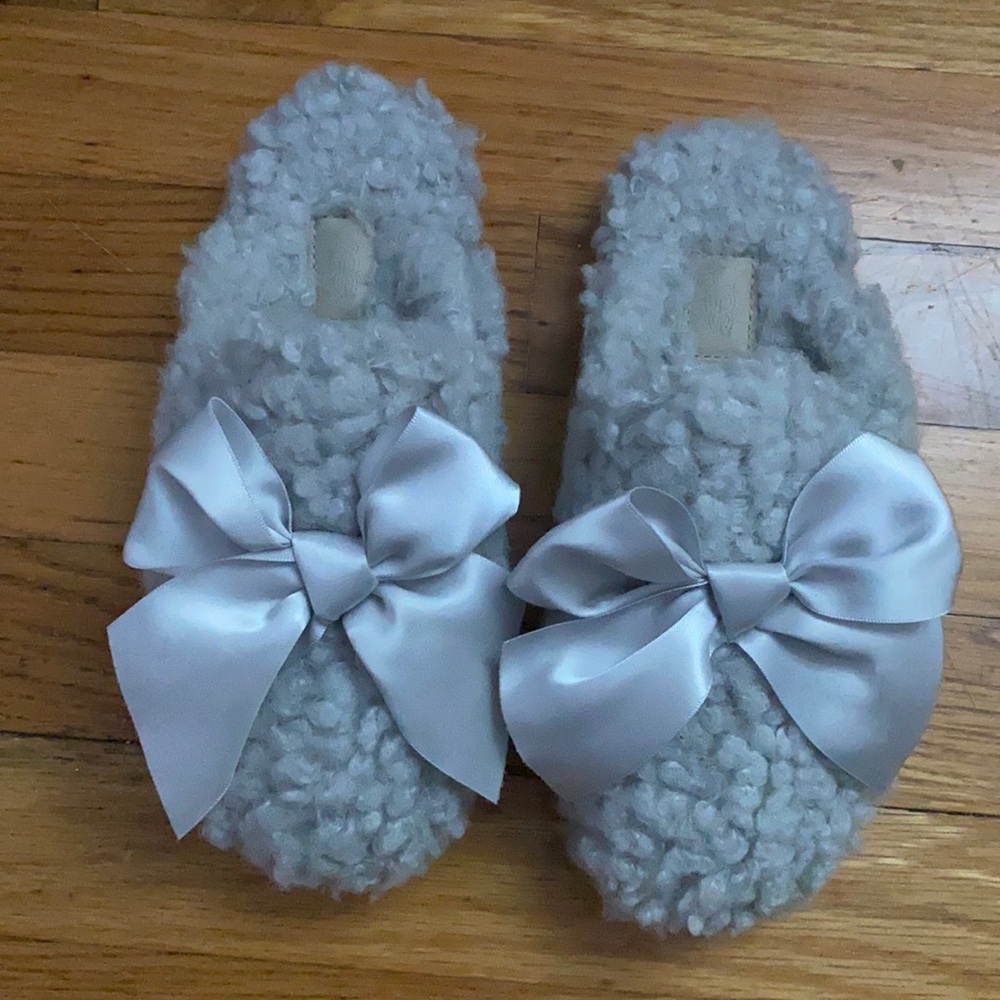 Girls Gray Ugg Bow Slippers